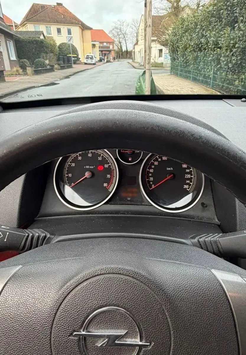 Usata Opel Astra 115 CV (84 kW) 2004 Verde Utilitaria