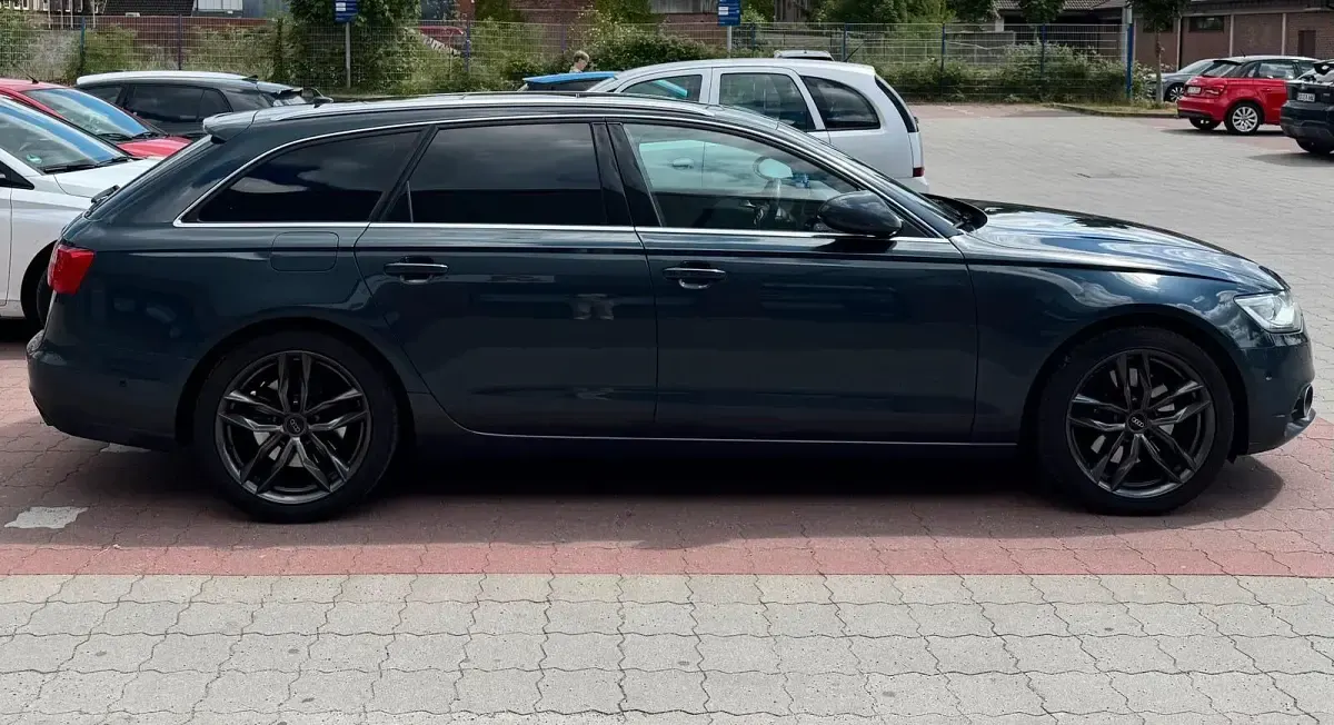 Gebraucht Audi A6 Ambiente 245 PS (180 kW) 2012 Blau Kombi