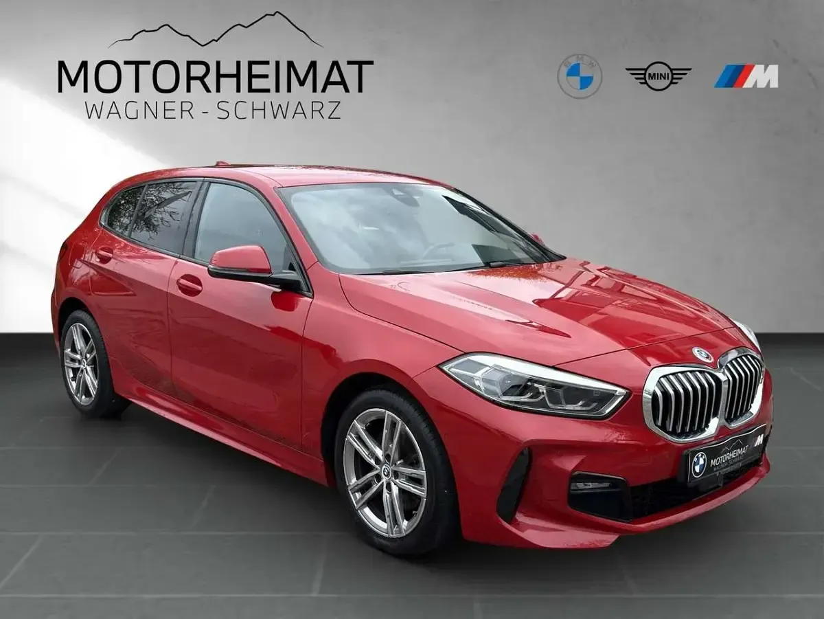 Gebraucht BMW 116 M Sport 109 PS (80 kW) 2023 Melbourne rot metallic Kleinwagen