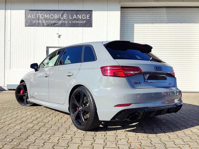 Gebraucht Audi RS3 Advanced 400 PS (294 kW) 2019 Nardograu Limousine