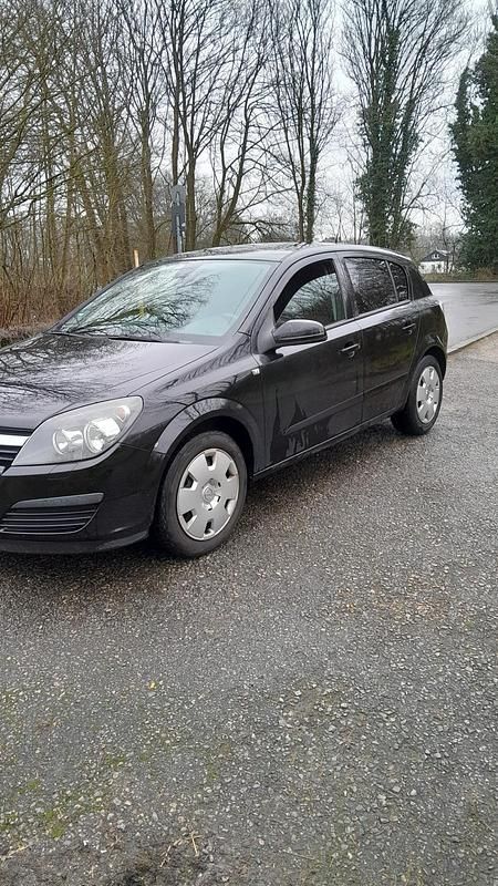 Second-hand Opel Astra 105 CP (77 kW) 2006 Negru Hatchback