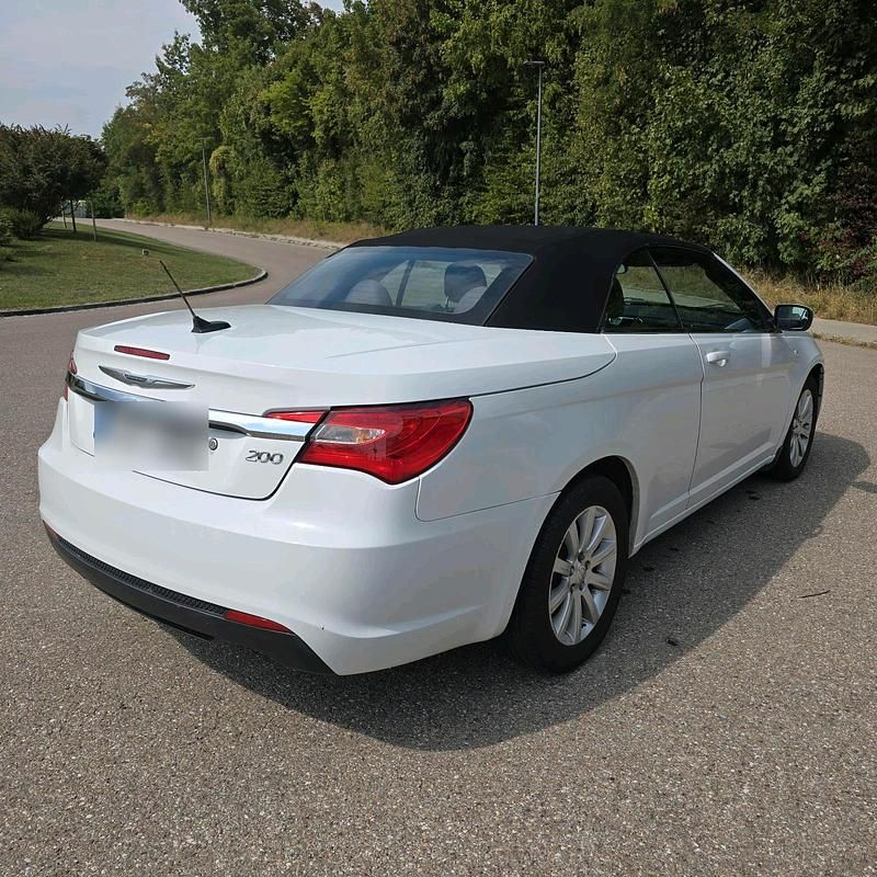 Gebraucht Chrysler 200 174 PS (127 kW) 2012 Weiß Cabrio