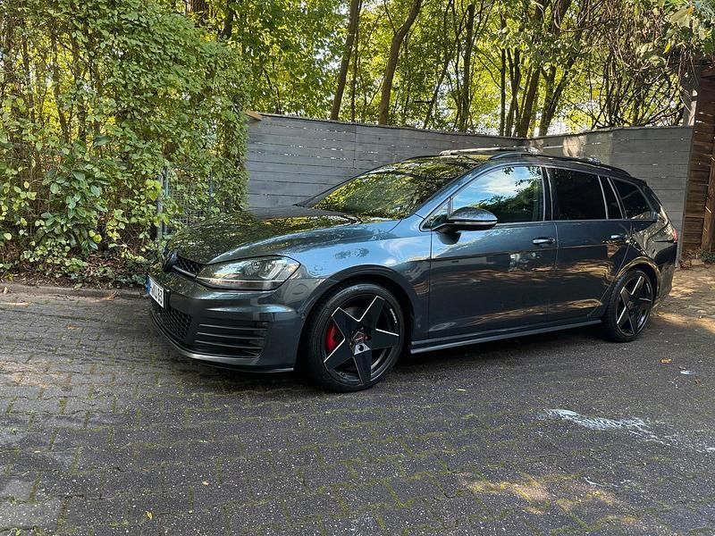 Grau Gebraucht 2015 VW Golf VII GTD Kombi | 10.100 € (Guter Preis) - Bild 1/4