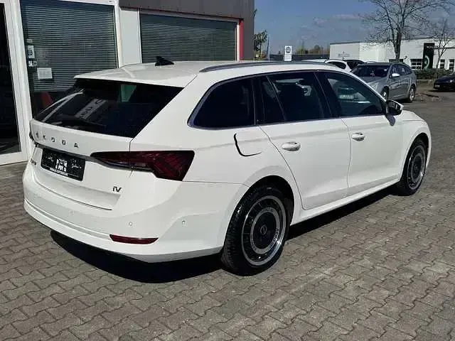 Gebraucht Skoda Octavia Style 204 PS (150 kW) 2021 Weiß Kombi