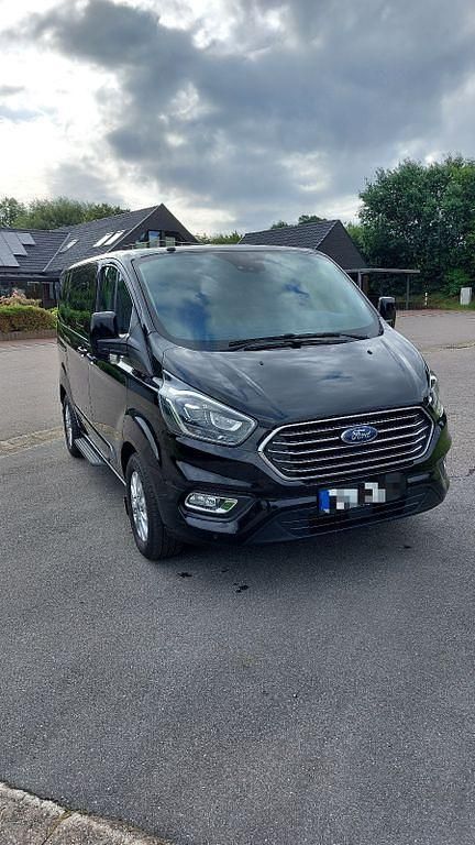 Schwarz Gebraucht 2019 Ford Tourneo Van / Kleinbus | 32.000 € (Fairer Preis) - Bild 1/4