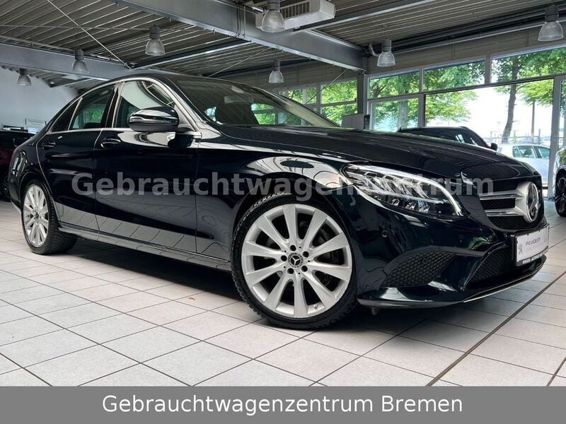 Grün Gebraucht 2019 Mercedes C180 Limousine | 23.490 € (Superpreis) - Bild 1/4