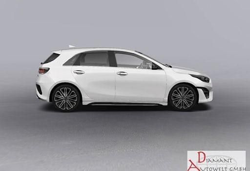 Neu Kia Ceed GT-Line 150 PS (110 kW) 2025 Weiß Kleinwagen