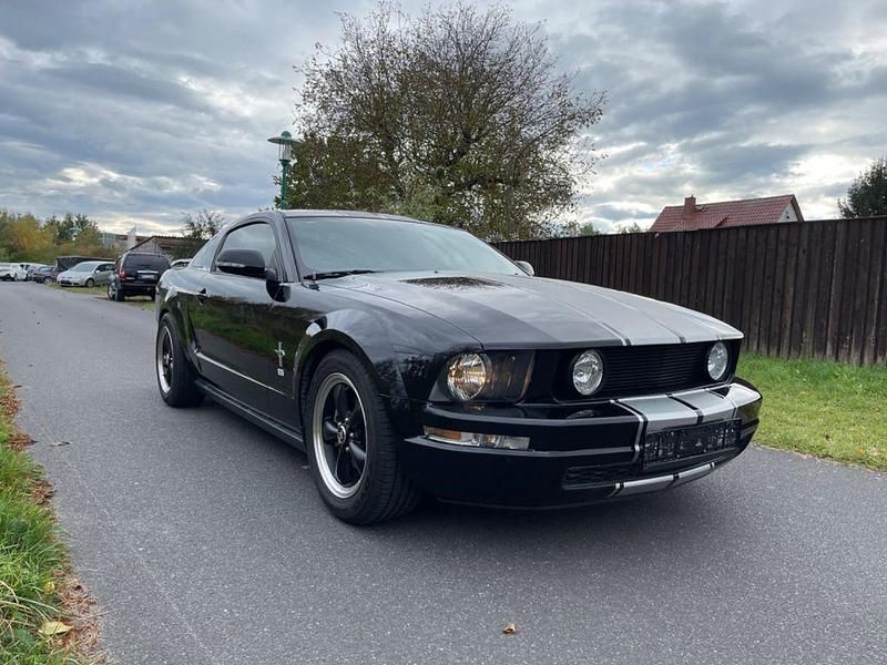 Schwarz Gebraucht 2006 Ford Mustang | 13.900 € (Etwas zu teuer) - Bild 1/4
