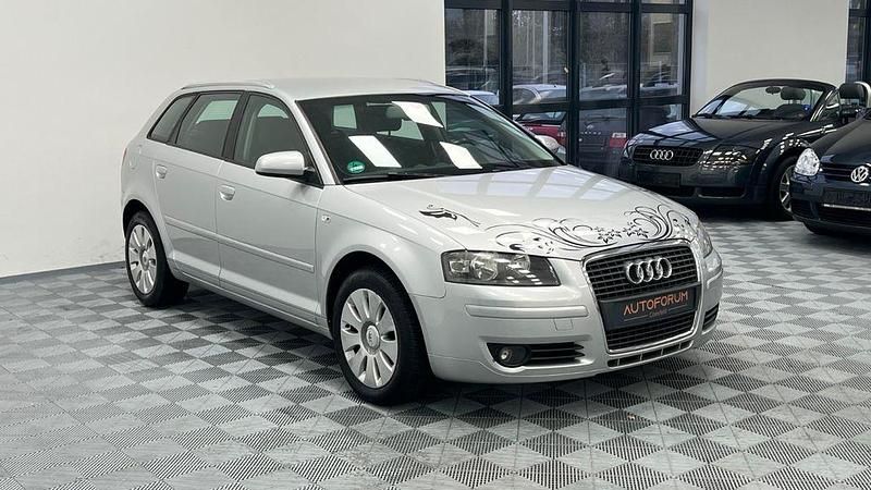 Silber Gebraucht 2004 Audi A3 Ambiente Limousine | 1.990 € (Superpreis) - Bild 1/4