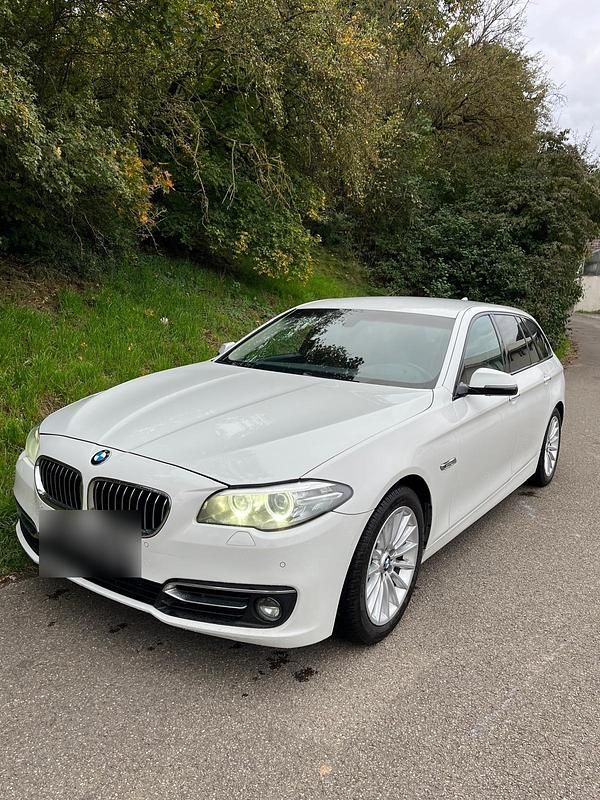 Weiß Gebraucht 2014 BMW 530 Luxury Line Kombi | 8.499 € (Superpreis) - Bild 1/4