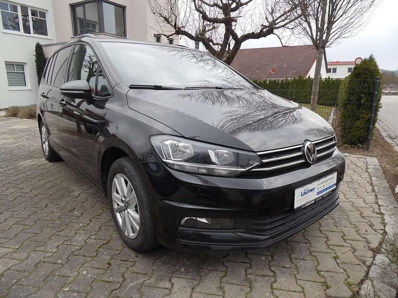 Gebraucht VW Touran Comfortline 150 PS (110 kW) 2021 Deep black perleffekt Van / Kleinbus