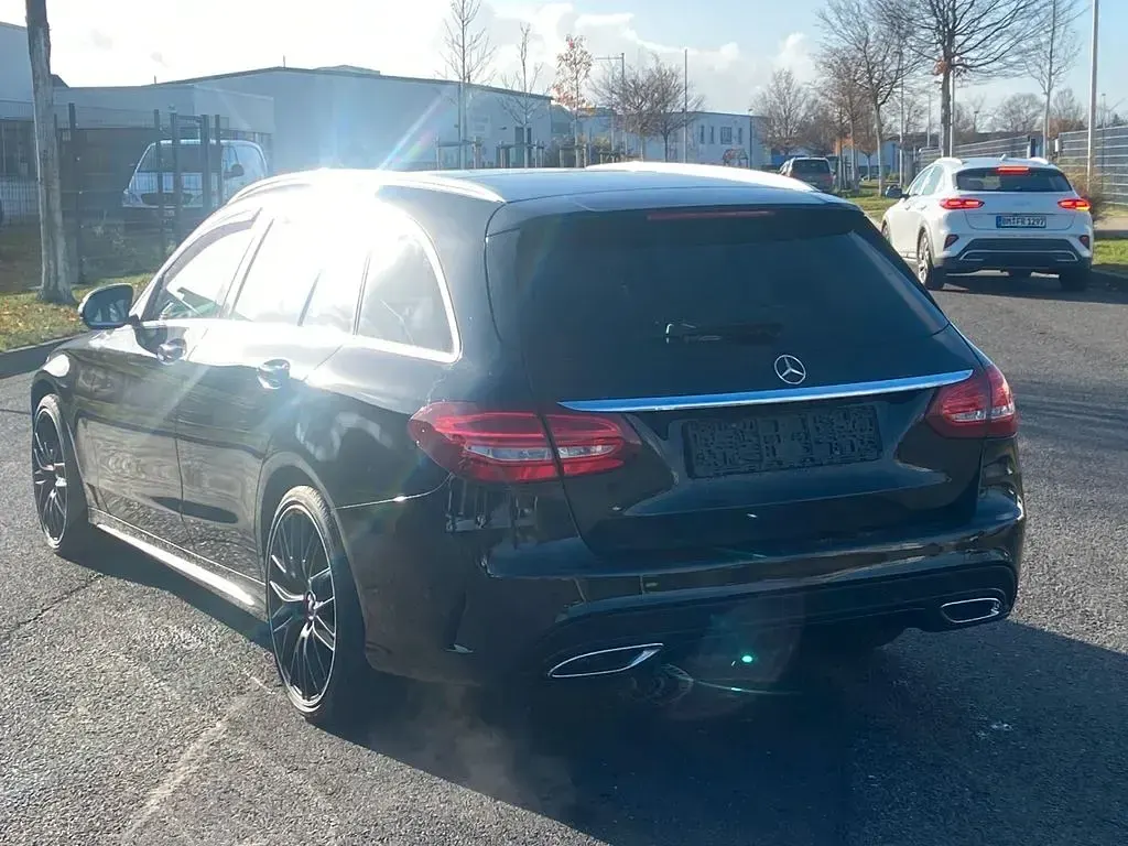 Gebraucht Mercedes C220 AMG line 170 PS (125 kW) 2017 Schwarz Kombi