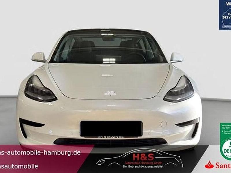 Weiss Gebraucht 2019 Tesla Model 3 Standard Range Plus Limousine | 22.450 € (Fairer Preis) - Bild 1/4
