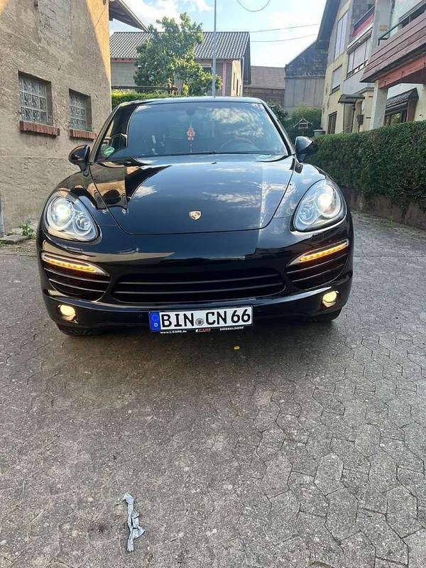 Schwarz Gebraucht 2013 Porsche Cayenne SUV | 26.900 € (Fairer Preis) - Bild 1/4