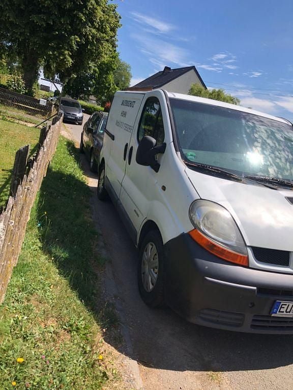 Weiß Gebraucht 2006 Renault Trafic Van | 1.300 € - Bild 1/4