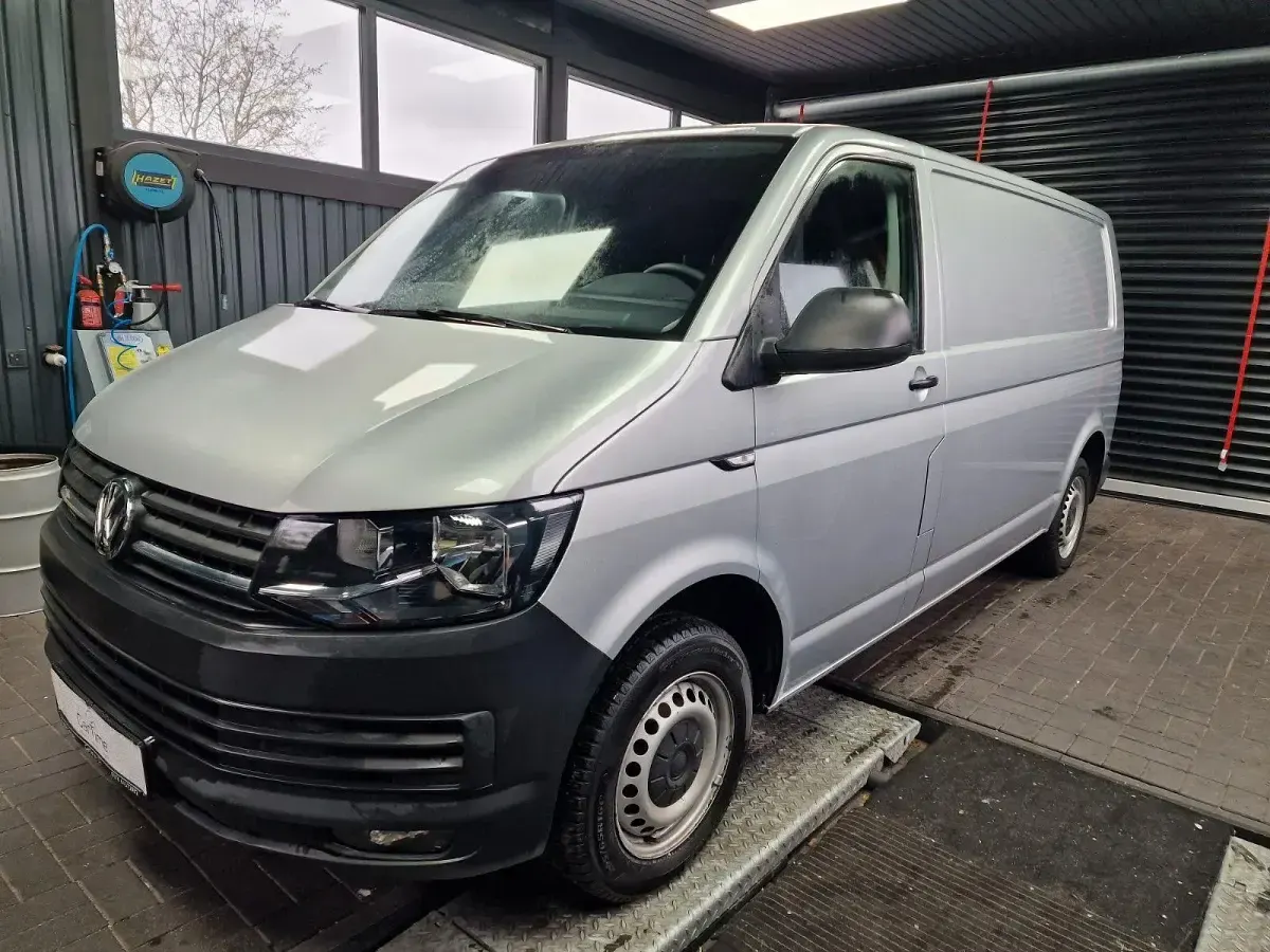 Gebraucht VW Transporter 102 PS (75 kW) 2020 Silber Van