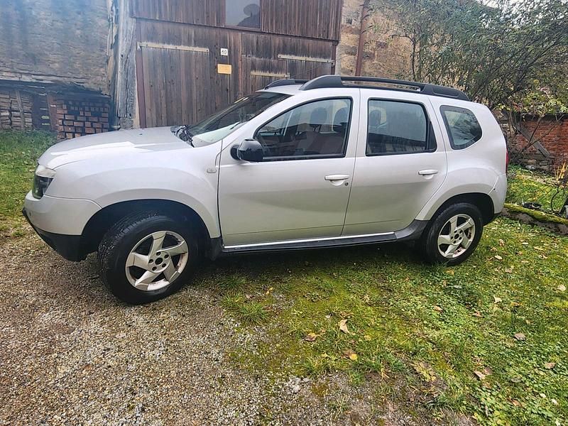 Silber Gebraucht 2013 Dacia Duster SUV | 5.900 € (Fairer Preis) - Bild 1/4