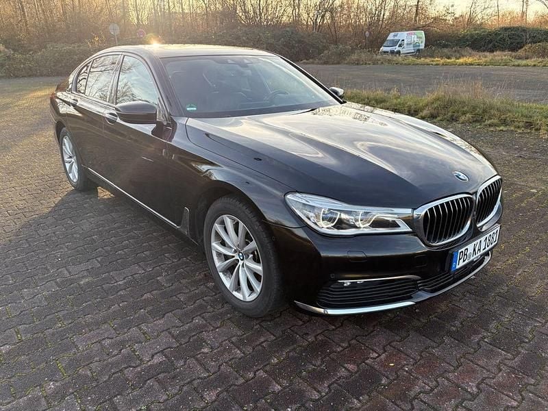 Gebraucht BMW 730 Performance 265 PS (194 kW) 2019 Schwarz Limousine