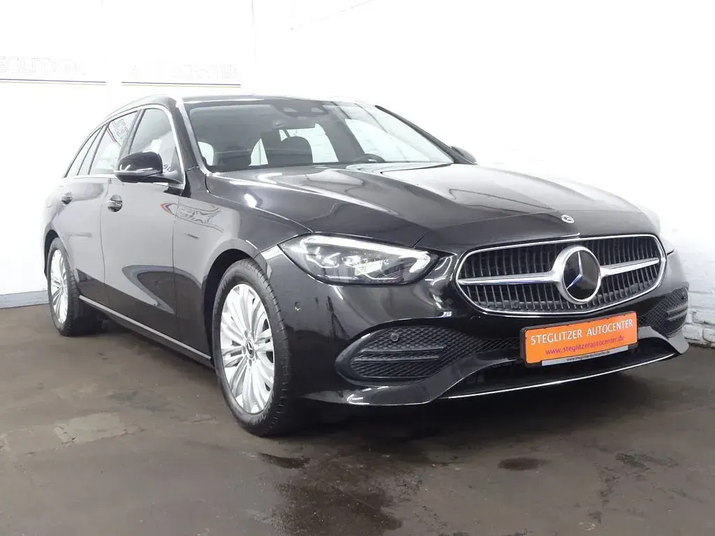 Gebraucht Mercedes C180 Avantgarde 170 PS (125 kW) 2022 Schwarz Limousine
