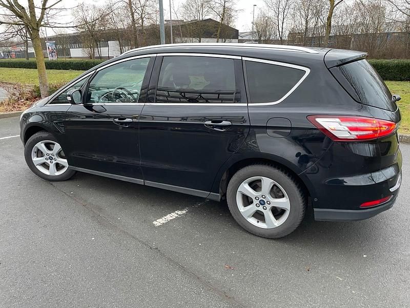 Gebraucht Ford S-MAX S 150 PS (110 kW) 2017 Schwarz Van / Kleinbus