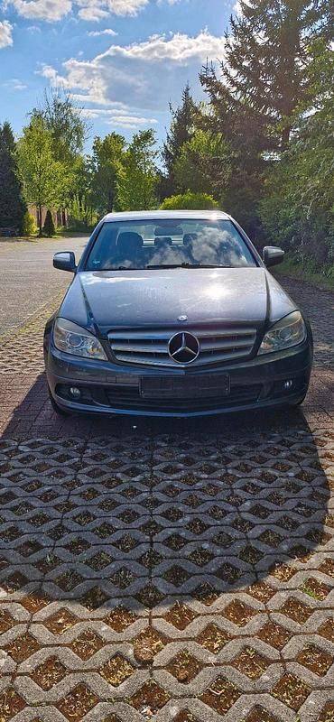 Grau Gebraucht 2009 Mercedes 190 Limousine | 4.000 € - Bild 1/4