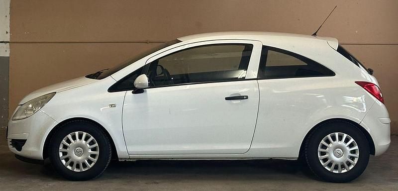 Gebraucht Opel Corsa Selection 69 PS (50 kW) 2010 Weiß Kleinwagen