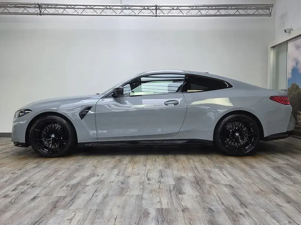 Używany BMW M4 Performance 530 KM (389 kW) 2025 Szary Coupe
