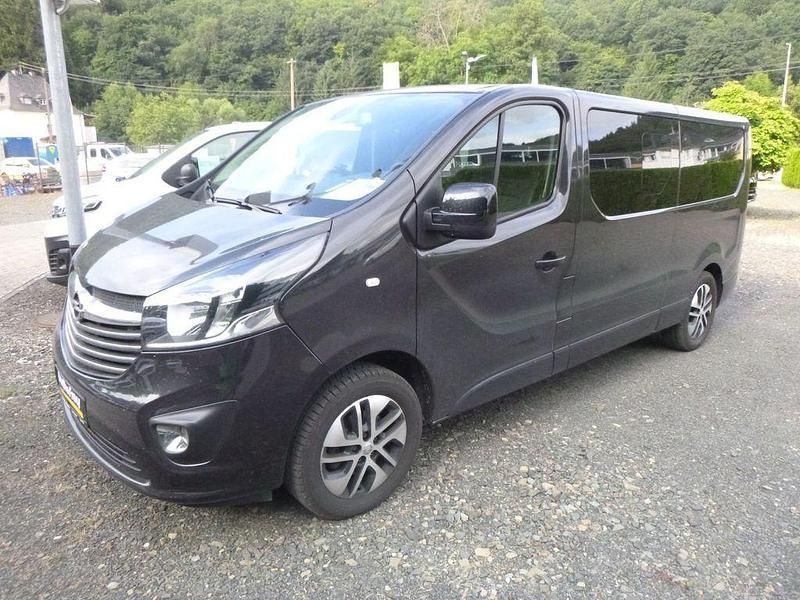 Schwarz Gebraucht 2018 Opel Vivaro Van | 22.990 € (Teuer) - Bild 1/4