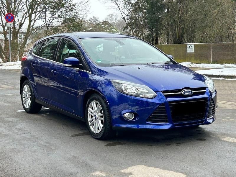 Gebraucht Ford Focus Titanium 116 PS (85 kW) 2014 Blau Limousine