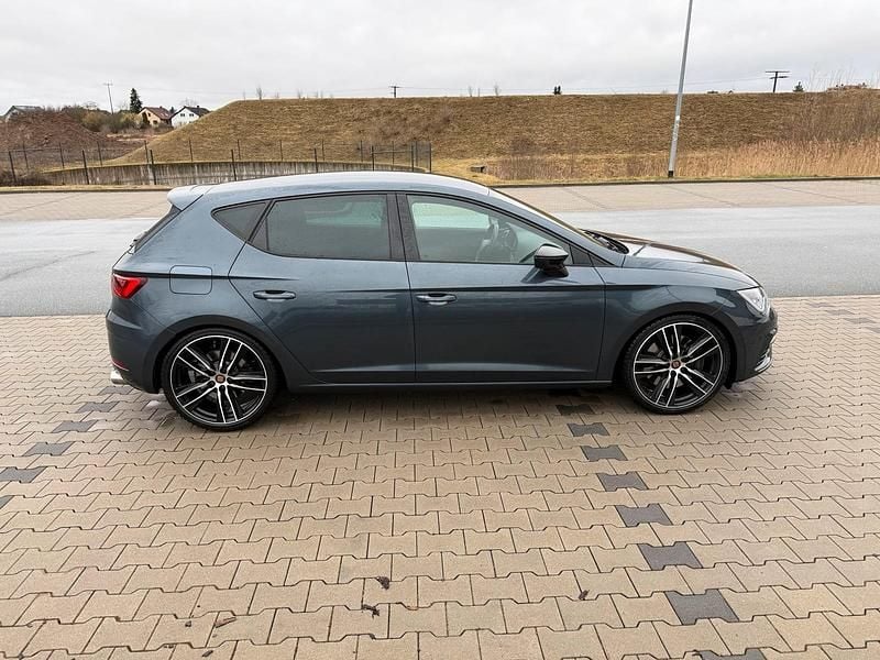 Gebraucht Cupra Leon 300 PS (220 kW) 2019 Grau Coupé