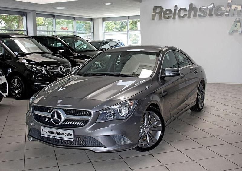 Mountaingrau (metallic) Gebraucht 2015 Mercedes CLA180 Limousine | 13.980 € (Guter Preis) - Bild 1/4