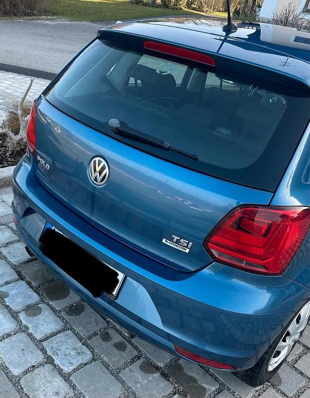 Second-hand VW Polo 90 CP (66 kW) 2015 Albastru Hatchback