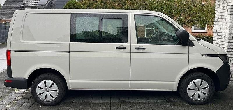 Gebraucht VW Transporter 110 PS (80 kW) 2023 Grau Van