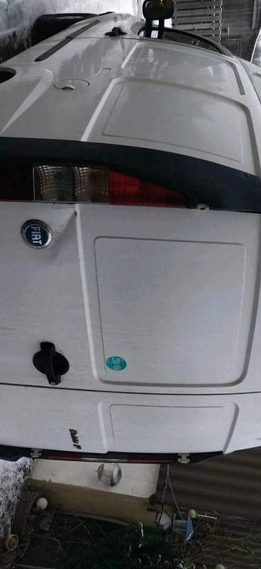 Weiß Gebraucht 2003 Fiat Doblò Van / Kleinbus | 2.100 € - Bild 1/4