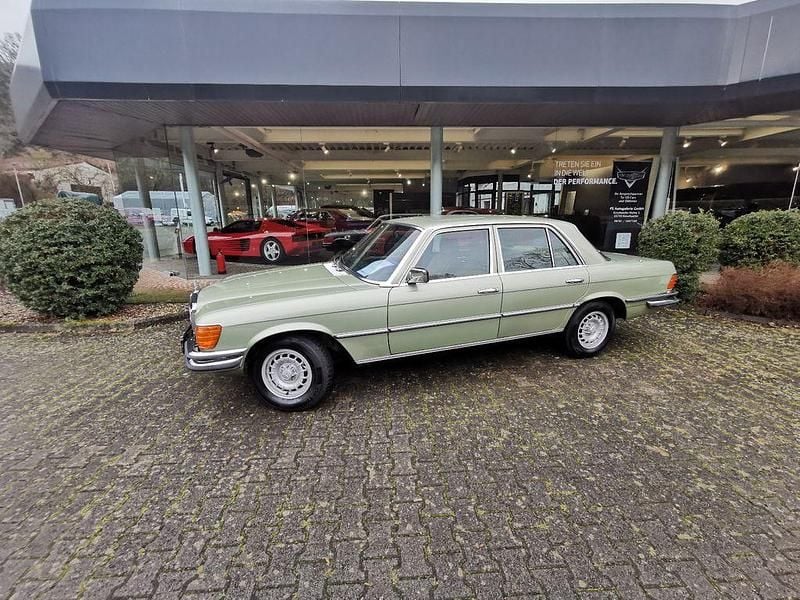 Gebraucht Mercedes S280 156 PS (114 kW) 1977 Grün Limousine