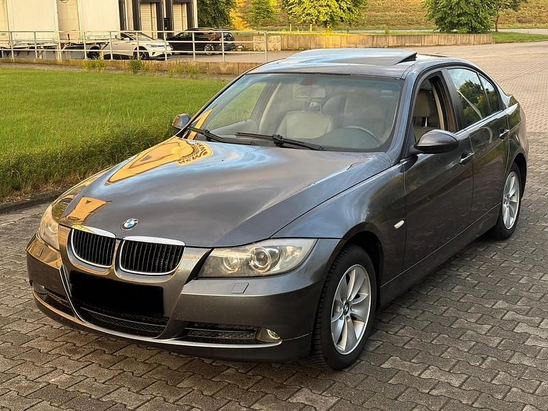 Grau Gebraucht 2006 BMW 320 Limousine | 3.800 € (Guter Preis) - Bild 1/4