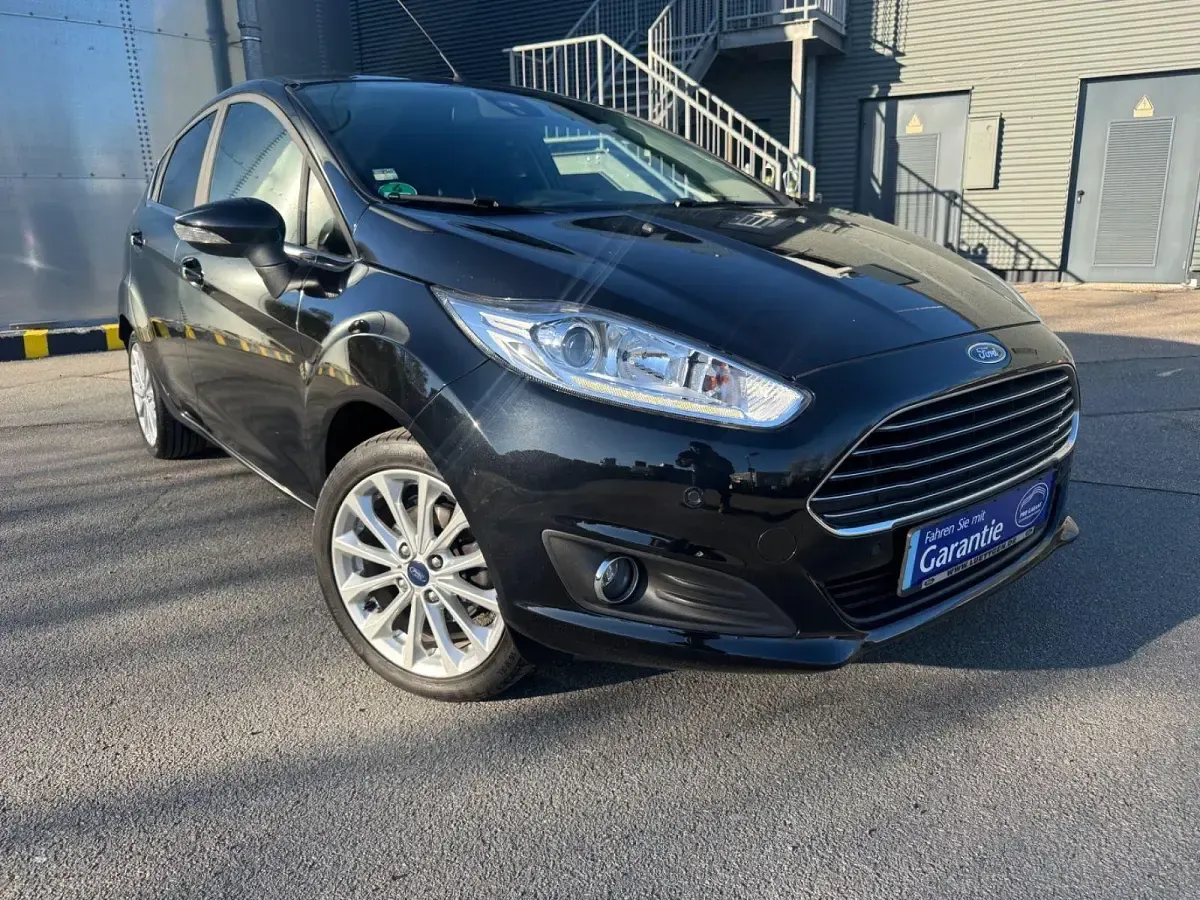 Usata Ford Fiesta Titanium 101 CV (74 kW) 2016 Nero Utilitaria