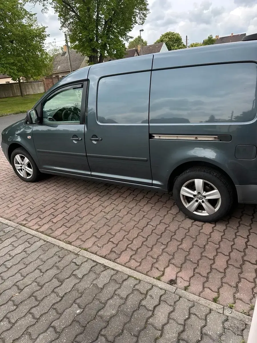 Używany VW Caddy 102 KM (75 kW) 2009 Szary Minivan
