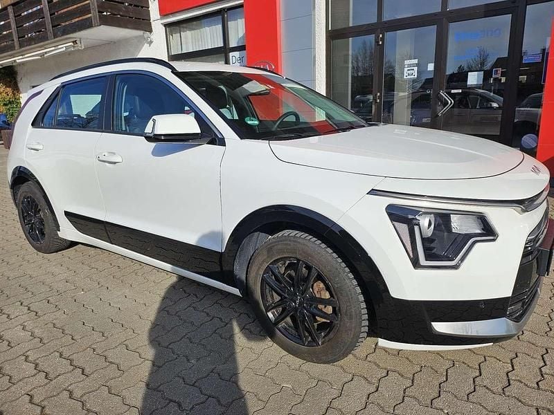 Gebraucht Kia Niro Vision 179 PS (131 kW) 2022 (ud) schneeweiss SUV