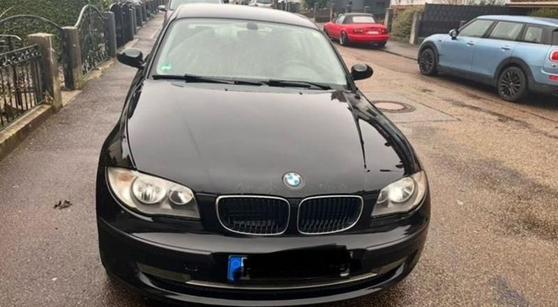 Schwarz Gebraucht 2009 BMW 116 Kleinwagen | 2.200 € (Guter Preis) - Bild 1/4