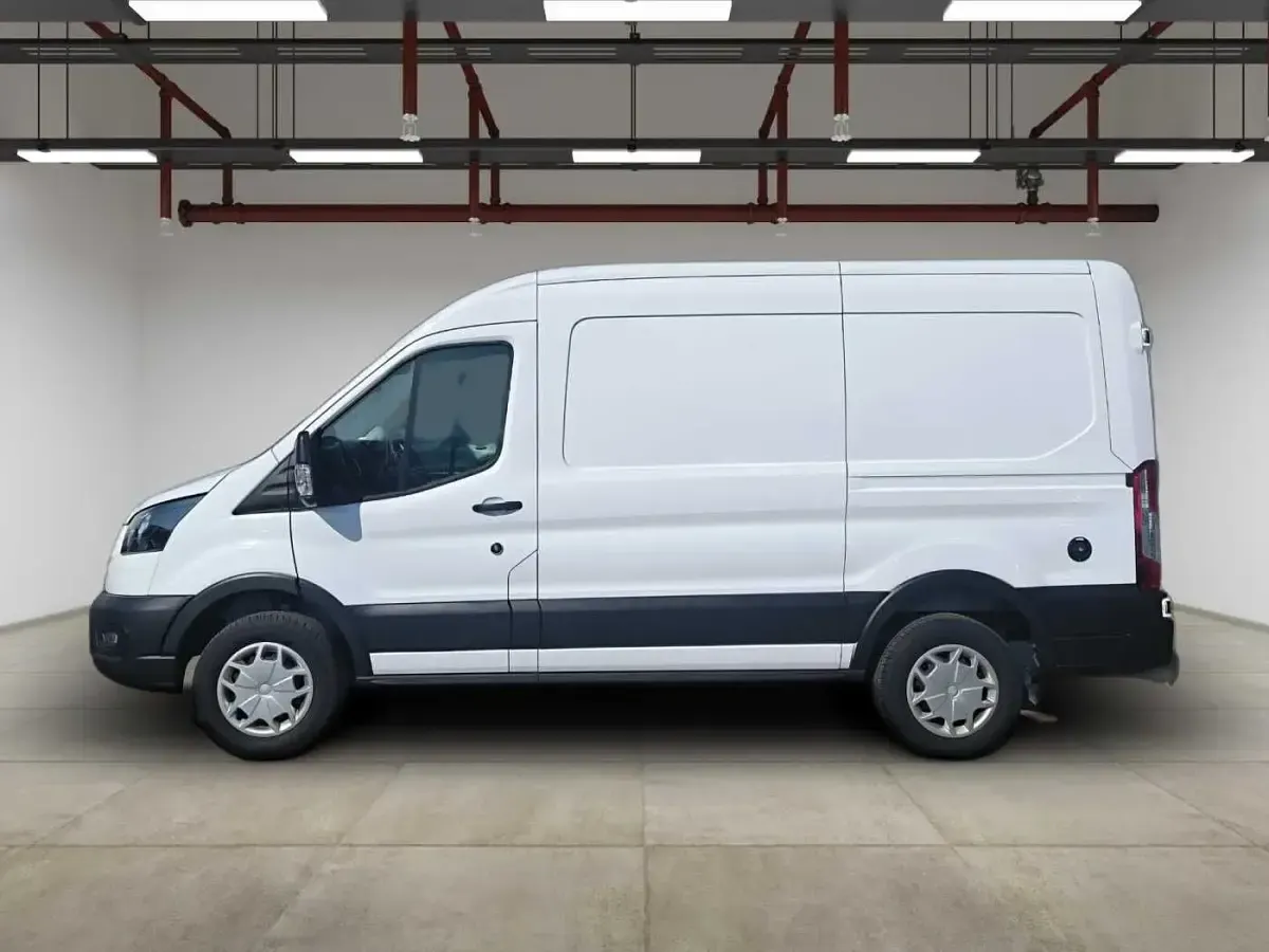 Gebraucht Ford Transit Trend 135 kW (184 PS) 2023 Weiß Limousine
