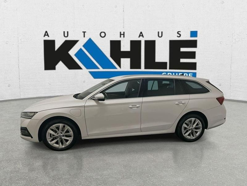 Candyweiss Gebraucht 2022 Skoda Octavia Style Kombi | 23.690 € (Guter Preis) - Bild 1/4