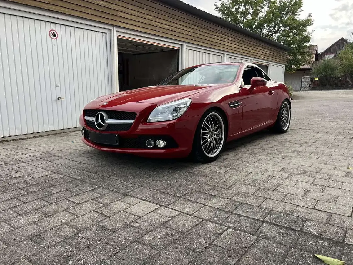 Gebraucht Mercedes SLK250 204 PS (150 kW) 2012 Rot Cabrio