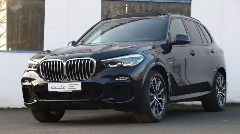 Carbonschwarz metallic Gebraucht 2020 BMW X5 M Sport SUV | 52.490 € (Etwas zu teuer) - Bild 1/4