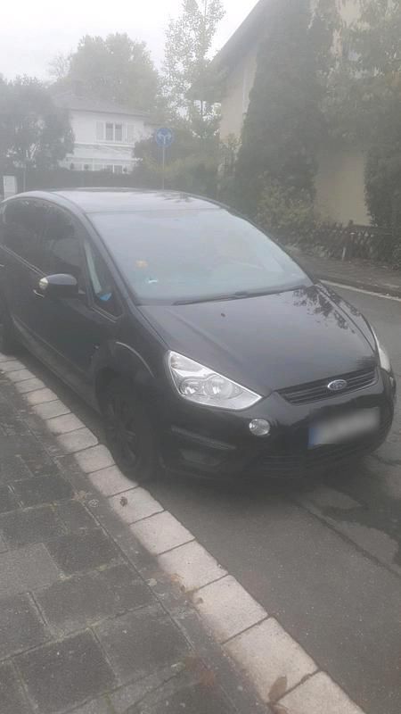Schwarz Gebraucht 2011 Ford S-MAX S Van / Kleinbus | 4.000 € (Superpreis) - Bild 1/4