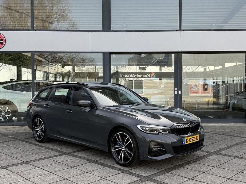 Gebraucht BMW 330e M Sport 292 PS (214 kW) 2021 Grau Kombi
