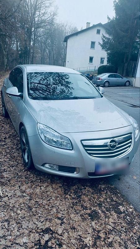 Gebraucht Opel Insignia Edition 131 PS (96 kW) 2010 Silber Limousine