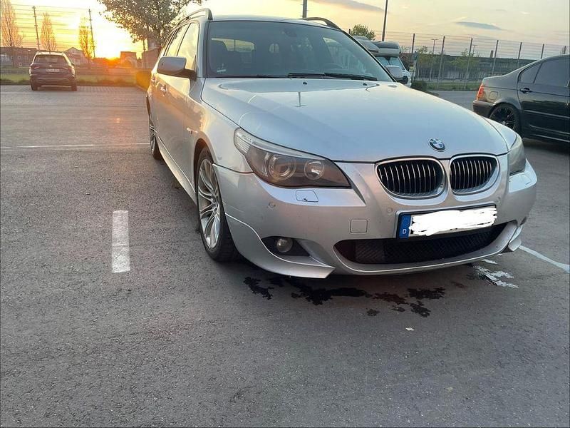 Gebraucht BMW 530 231 PS (169 kW) 2007 Silber Kombi
