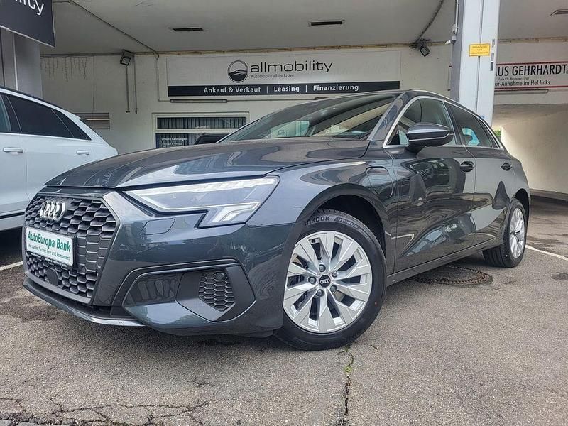 Grau Gebraucht 2021 Audi A3 Sportback e-tron Basis Limousine | 18.900 € (Etwas zu teuer) - Bild 1/4