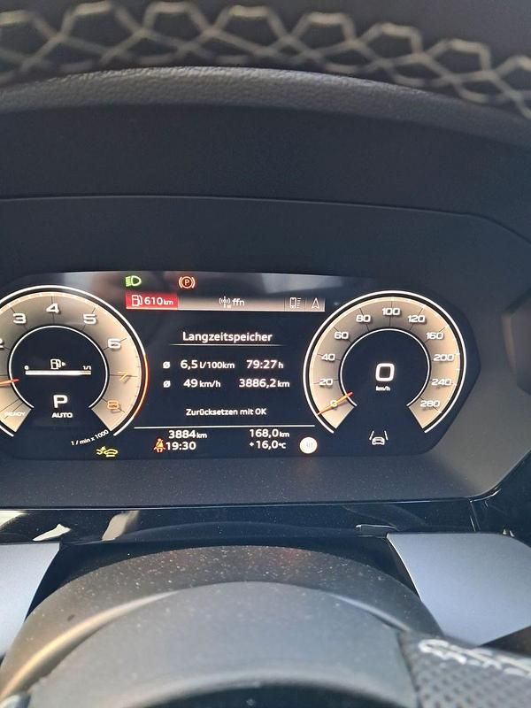 Gebraucht Audi A3 Ambiente 150 PS (110 kW) 2025 Schwarz Limousine